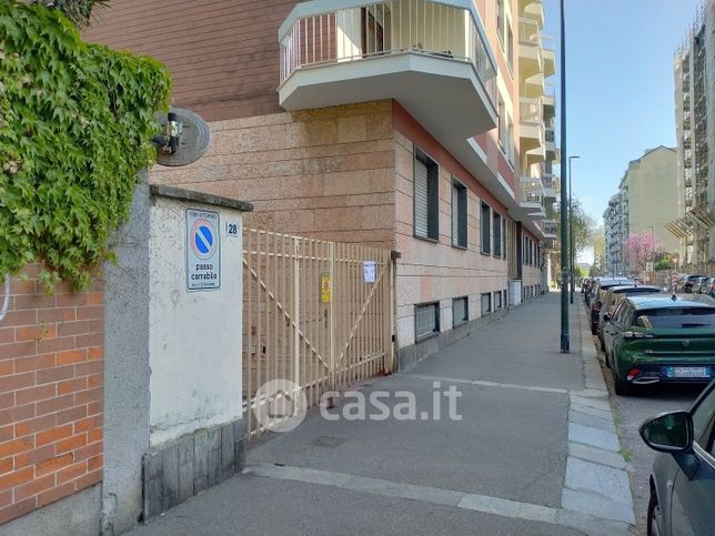 Box/posto auto in residenziale in Via Gianfrancesco Re 28