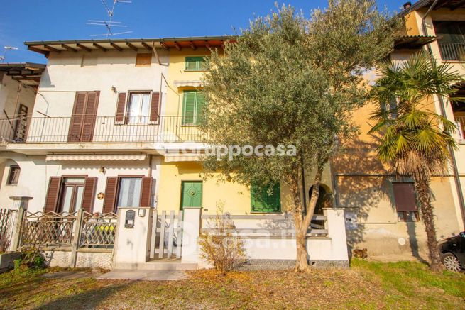 Casa indipendente in residenziale in Via 4 Novembre 29