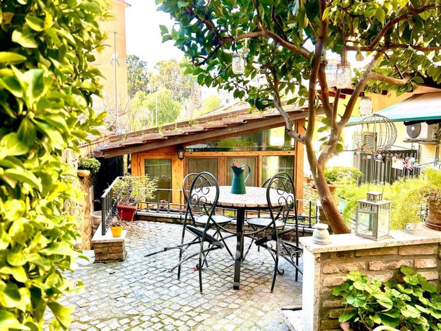 Appartamento in residenziale in Via Antonio Cesari 39