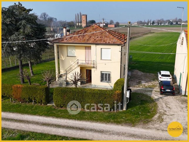 Villetta a schiera in residenziale in Via Castello 1