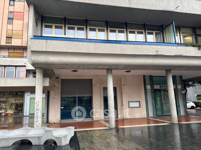 Ufficio in commerciale in Piazza della Rinascita 94 /97