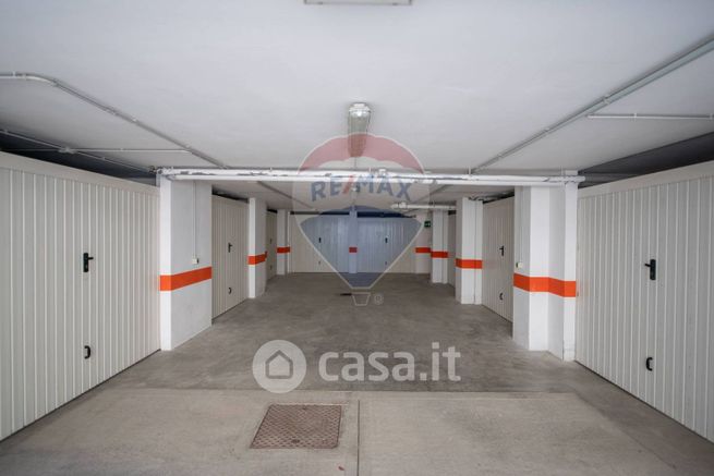 Garage/posto auto in residenziale in Via Michetti 13 B