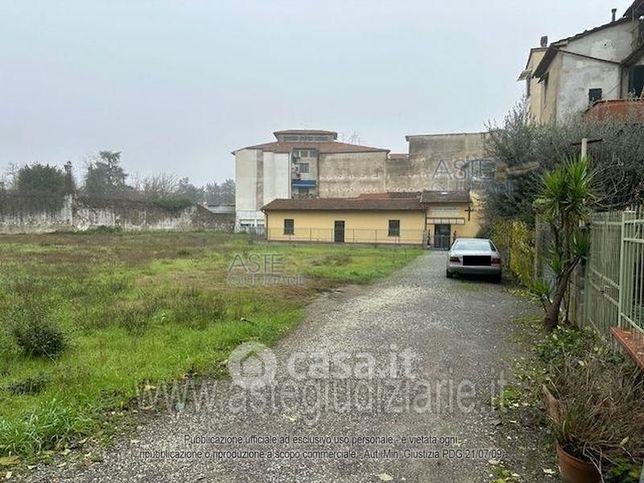 Terreno agricolo in commerciale in Via Porta Lucchese