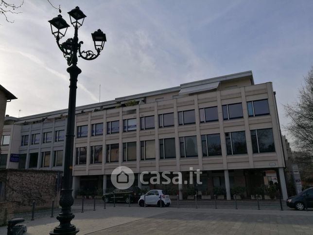 Ufficio in commerciale in Via Felice Cavallotti 134