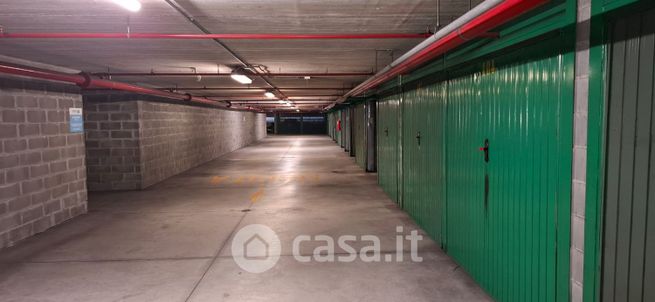 Box/posto auto in residenziale in Via Goito