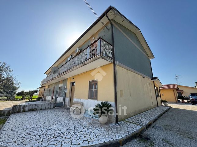 Villa in residenziale in Strada Macchia Grande 3