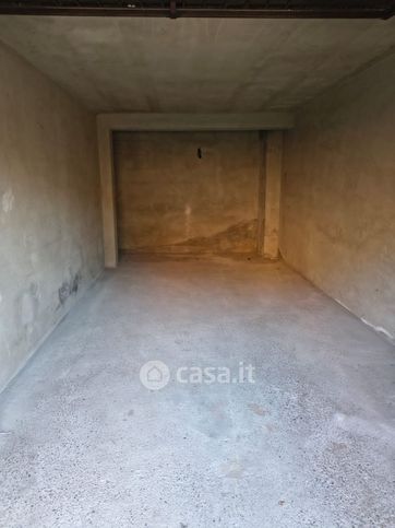 Box/posto auto in residenziale in Via Luigi Einaudi 13