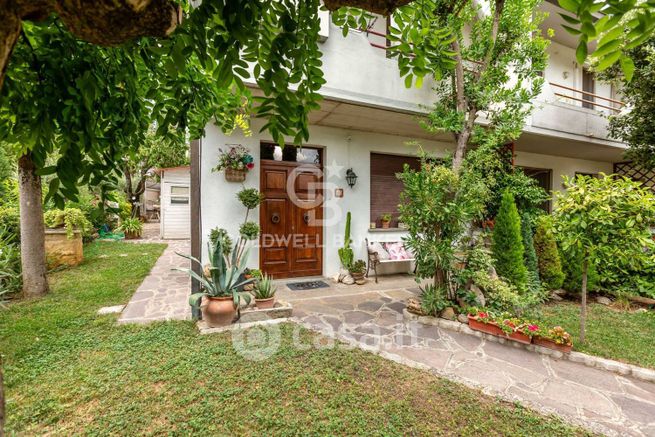 Villa in residenziale in Via 8 Settembre