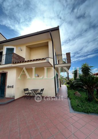 Villa in residenziale in Via Scarcella