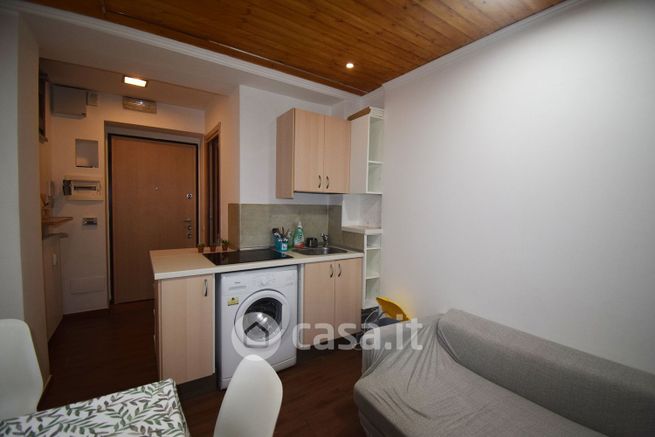 Loft in residenziale in Via Camillo hajech 45