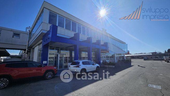 Ufficio in commerciale in Strada Padana Superiore 28