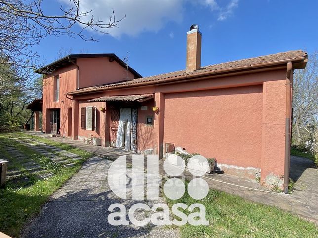 Casa indipendente in residenziale in 