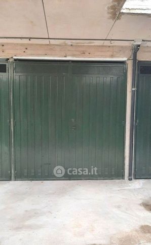 Box/posto auto in residenziale in Via Giuseppe Giacosa 12
