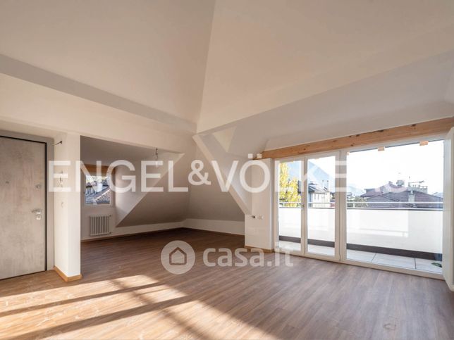 Appartamento in residenziale in Via Ludwig Thuile