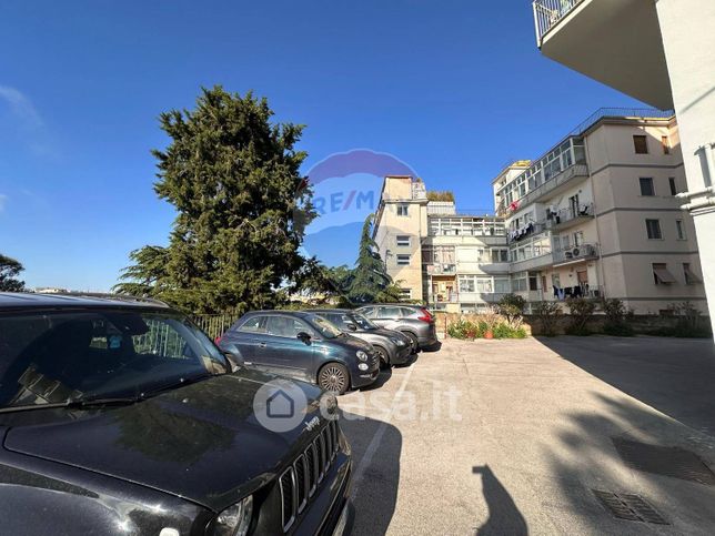 Box/posto auto in residenziale in Via Alessandro Manzoni 12
