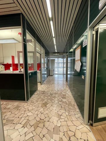 Ufficio in commerciale in Piazzale della Stazione 6