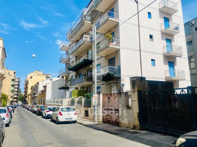 Appartamento in residenziale in Via Bronte 23