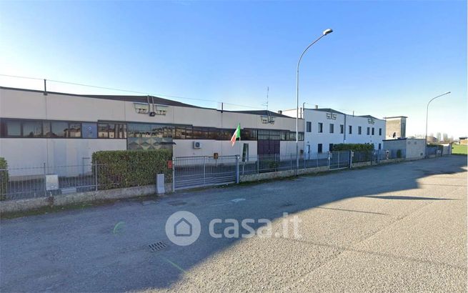 Capannone in commerciale in Strada Provinciale 27