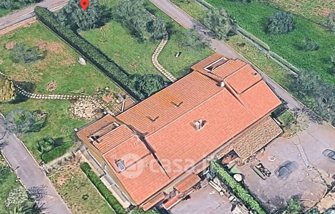 Casa bi/trifamiliare in residenziale in Via Casal Bianco 289