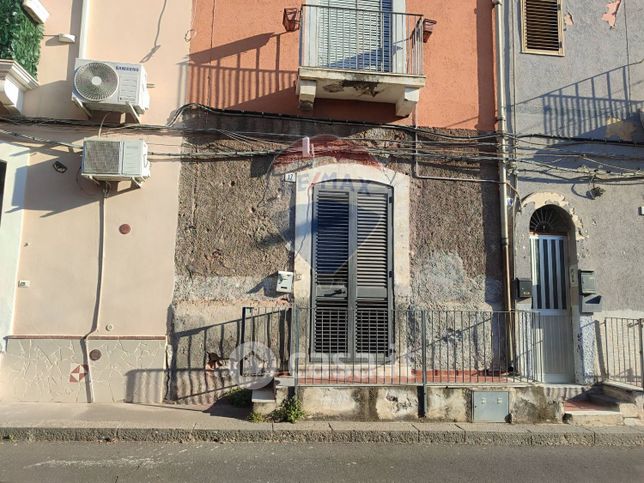 Casa bi/trifamiliare in residenziale in Via Ofelia 17