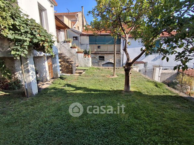 Casa indipendente in residenziale in Via Adelaide Lascaris 33