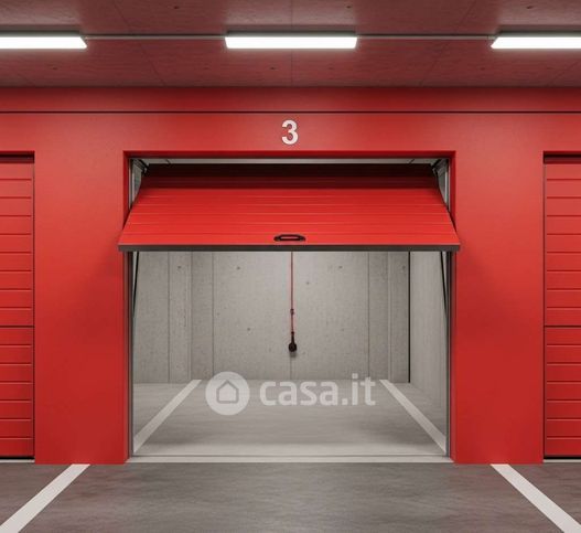 Box/posto auto in residenziale in Via Roen