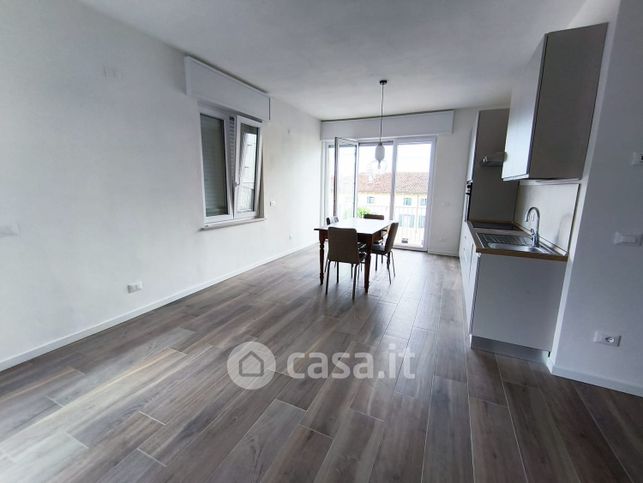 Appartamento in residenziale in Via Nino Bixio