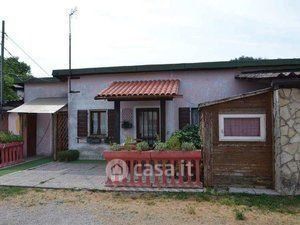 Negozio/locale commerciale in commerciale in Via Contea 34