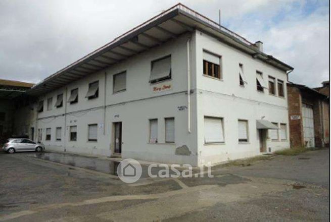 Capannone in commerciale in Via Vittorio Niccoli 74 /76