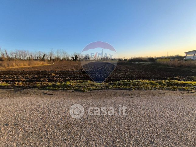 Terreno agricolo in commerciale in Strada Comunale Cascina Rosè