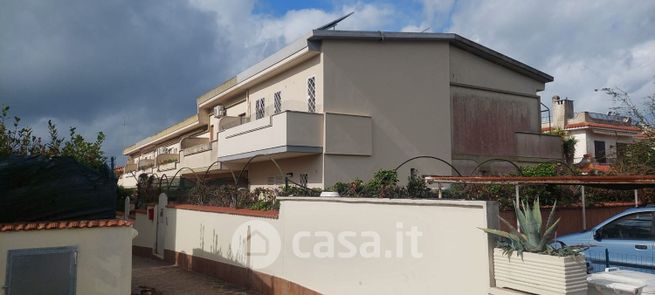 Villetta a schiera in residenziale in Viale dei Gladioli 28 /A