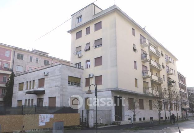 Ufficio in commerciale in Viale Trieste 18