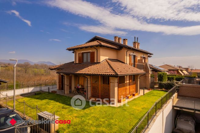 Villa in residenziale in Via Bivio 110-114