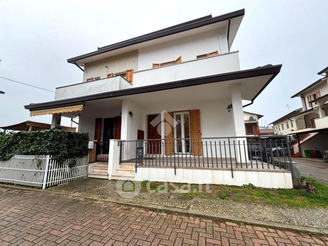 Villetta a schiera in residenziale in Via Molo San Filippo 40