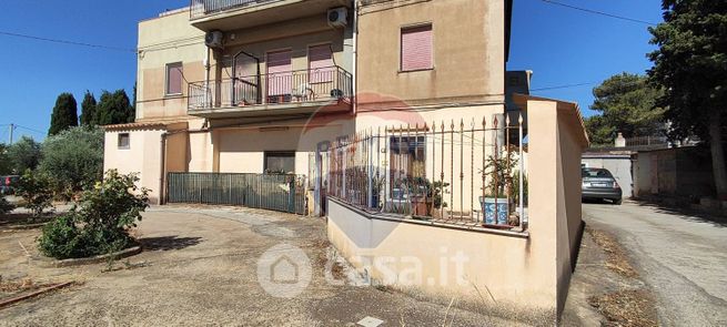 Appartamento in residenziale in Via Ugo Foscolo 5