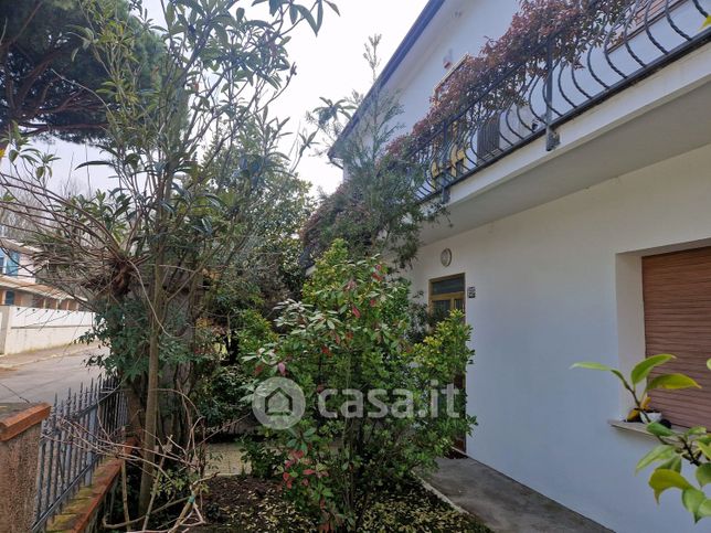 Casa bi/trifamiliare in residenziale in Via Padova