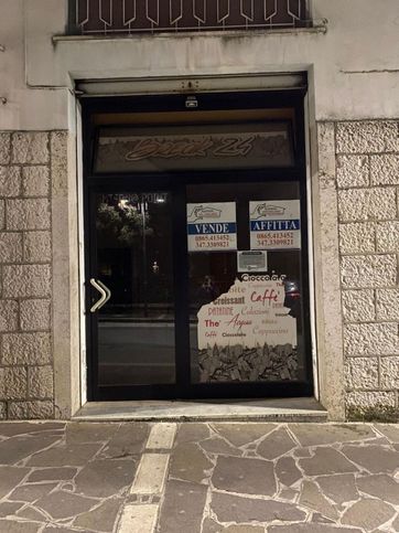 Attività/licenza (con o senza mura) in commerciale in Via Alcide de Gasperi 5