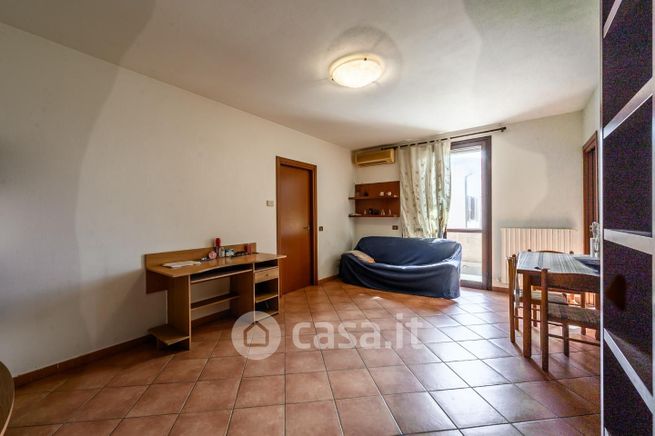 Appartamento in residenziale in Via Gaetano Filangieri 11