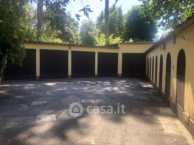 Box/posto auto in residenziale in Via Vittorio Emanuele II