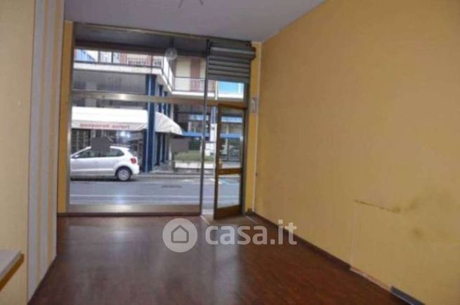 Attività/licenza (con o senza mura) in commerciale in Via Giovanni Battista Trombini