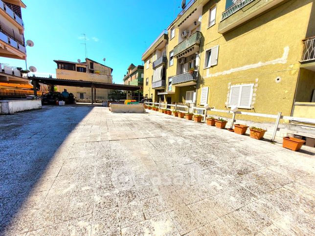 Negozio/locale commerciale in commerciale in Via Pescara