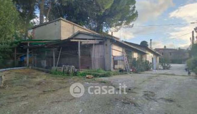 Casa indipendente in residenziale in Loc. La Villa