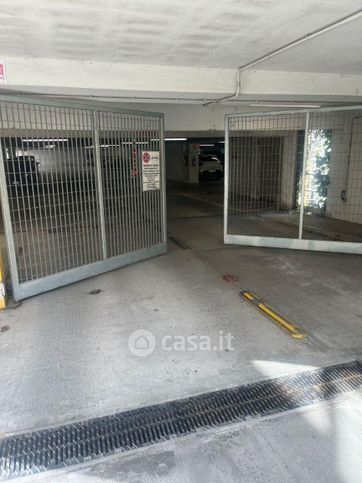 Box/posto auto in residenziale in Via Pietro Miliani