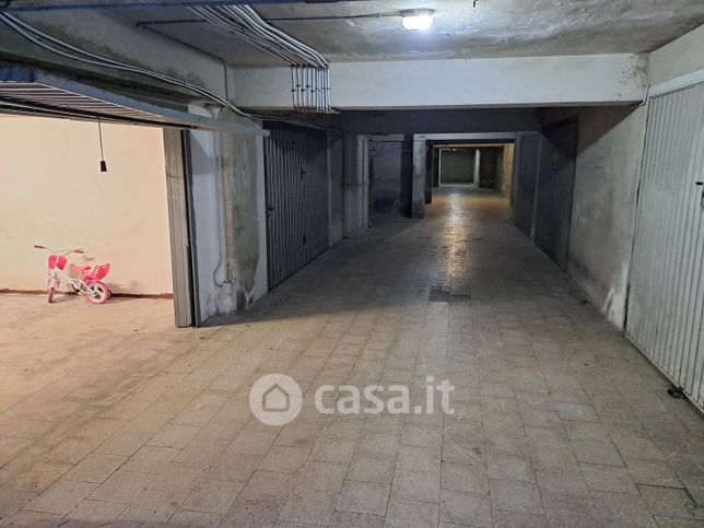 Garage/posto auto in residenziale in Via Volturno