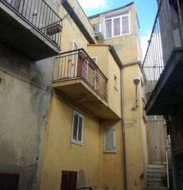 Casa indipendente in residenziale in Via San Miceli 4
