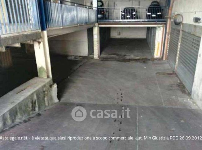 Box/posto auto in residenziale in Via Ponti Rossi 232