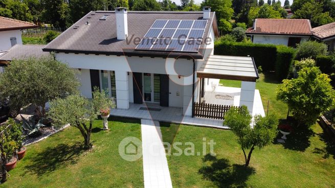Villa in residenziale in Via Trento
