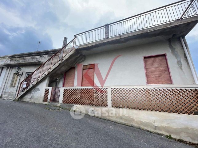 Casa indipendente in residenziale in Largo I Piliere 36