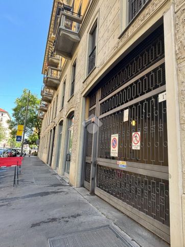 Box/posto auto in residenziale in Via Pietro Calvi 1