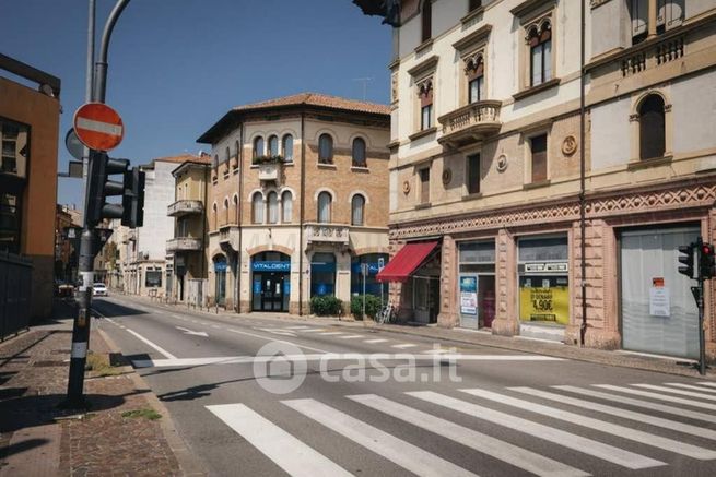 Garage/posto auto in residenziale in Corso del Popolo